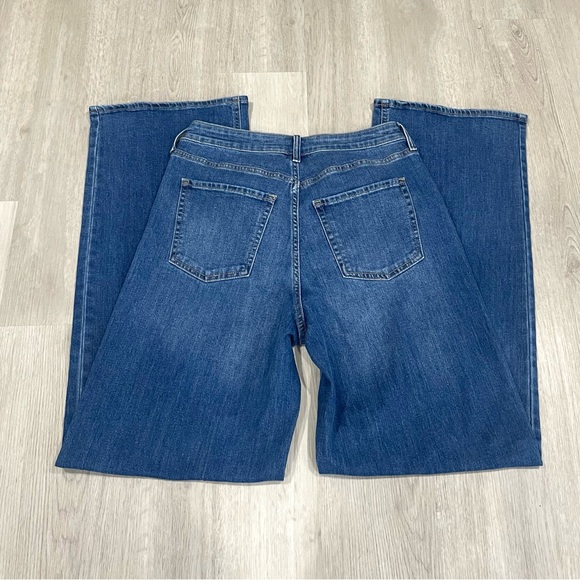 Old Navy High-Rise Wow Wide Leg Jeans- Size 8 Tall - Picture 4 of 5